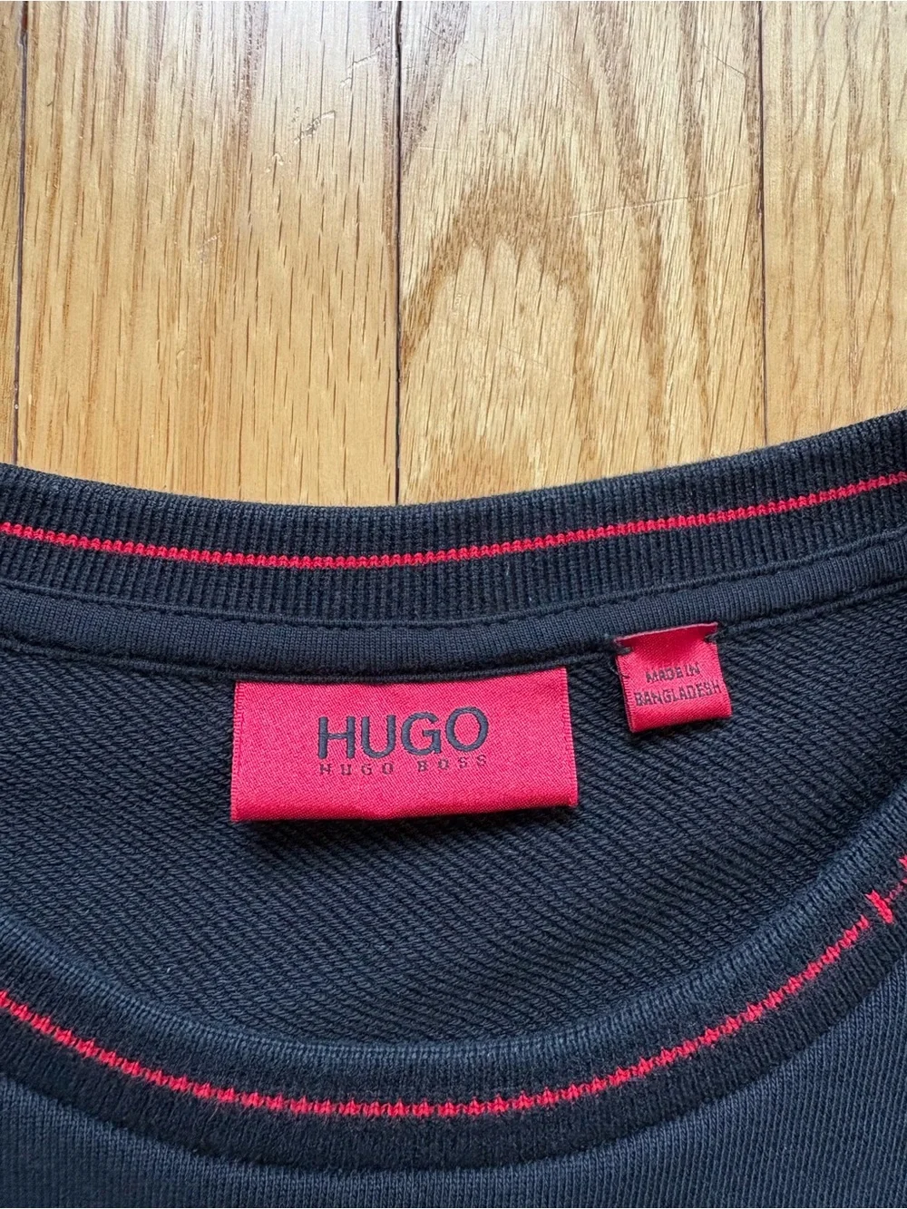 Hugo Boss Men’s Smarlo Crewneck Sweater Large Black Red Solid